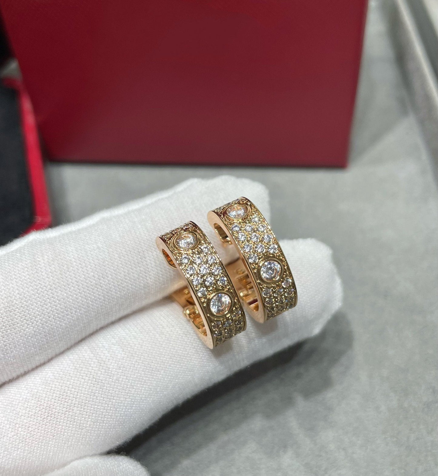 [Polaidi Jewelry]LOVE 5.5MM DIAMOND PAVED EARRINGS