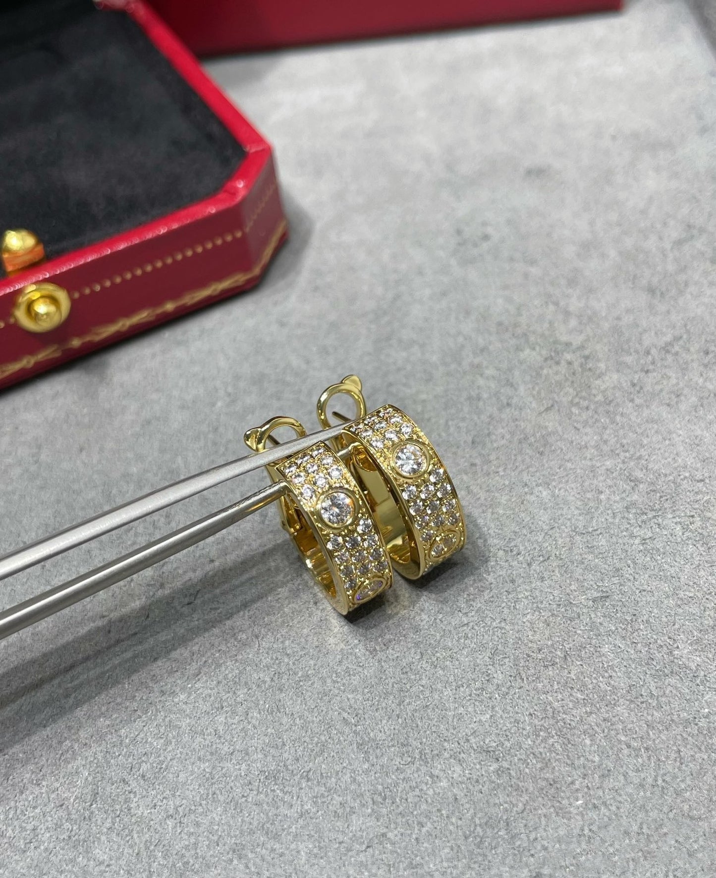 [Polaidi Jewelry]LOVE 5.5MM DIAMOND PAVED EARRINGS