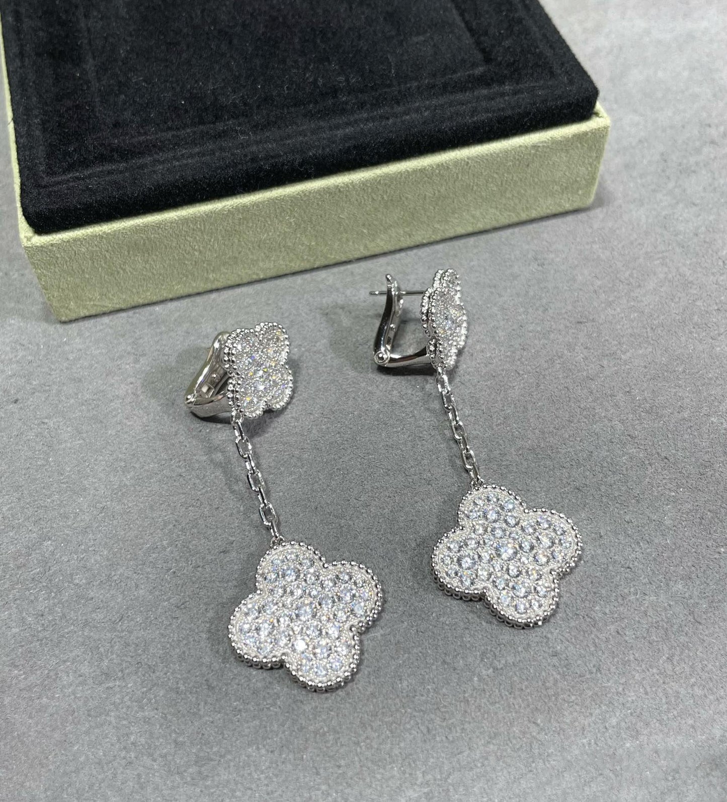 [Polaidi Jewelry]CLOVER 2 MOTIFS DIAMOND PAVED SILVER EARRINGS