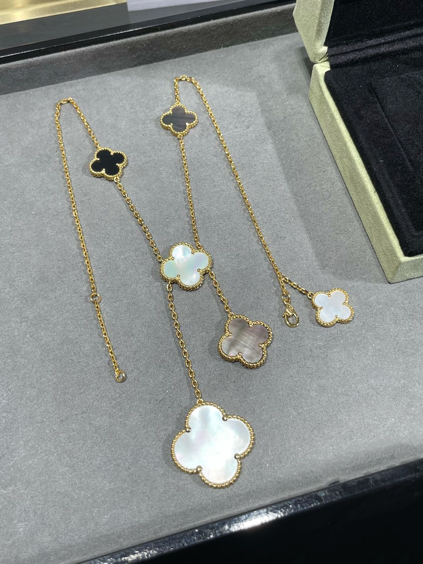[：Polaidi Jewelry]CLOVER 6 MOTIF MOP ONYX GOLD NECKLACE