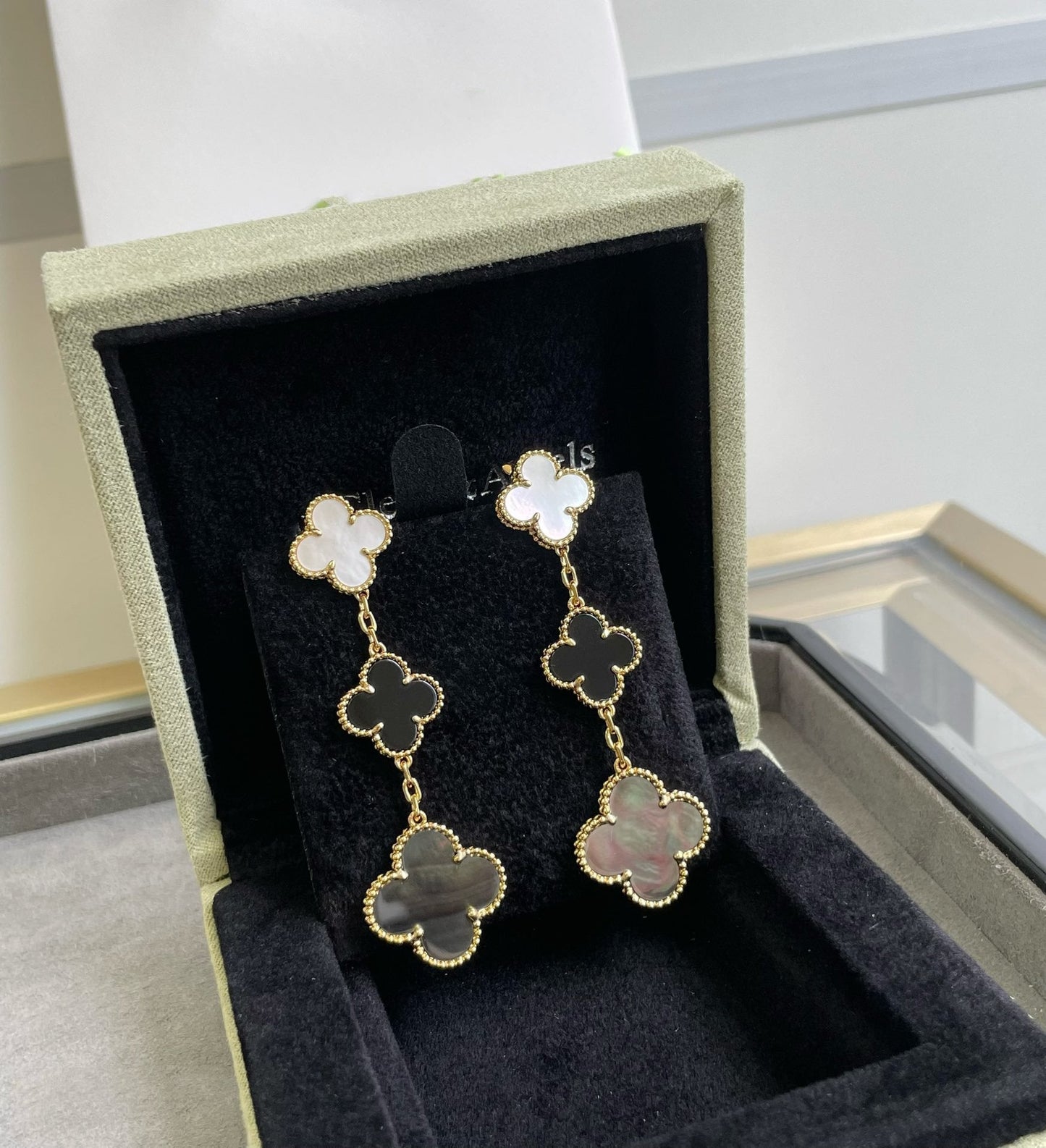 [：Polaidi Jewelry]CLOVER 3 MOTIF MOP ONYX DARK MOP PINK GOLD EARRINGS