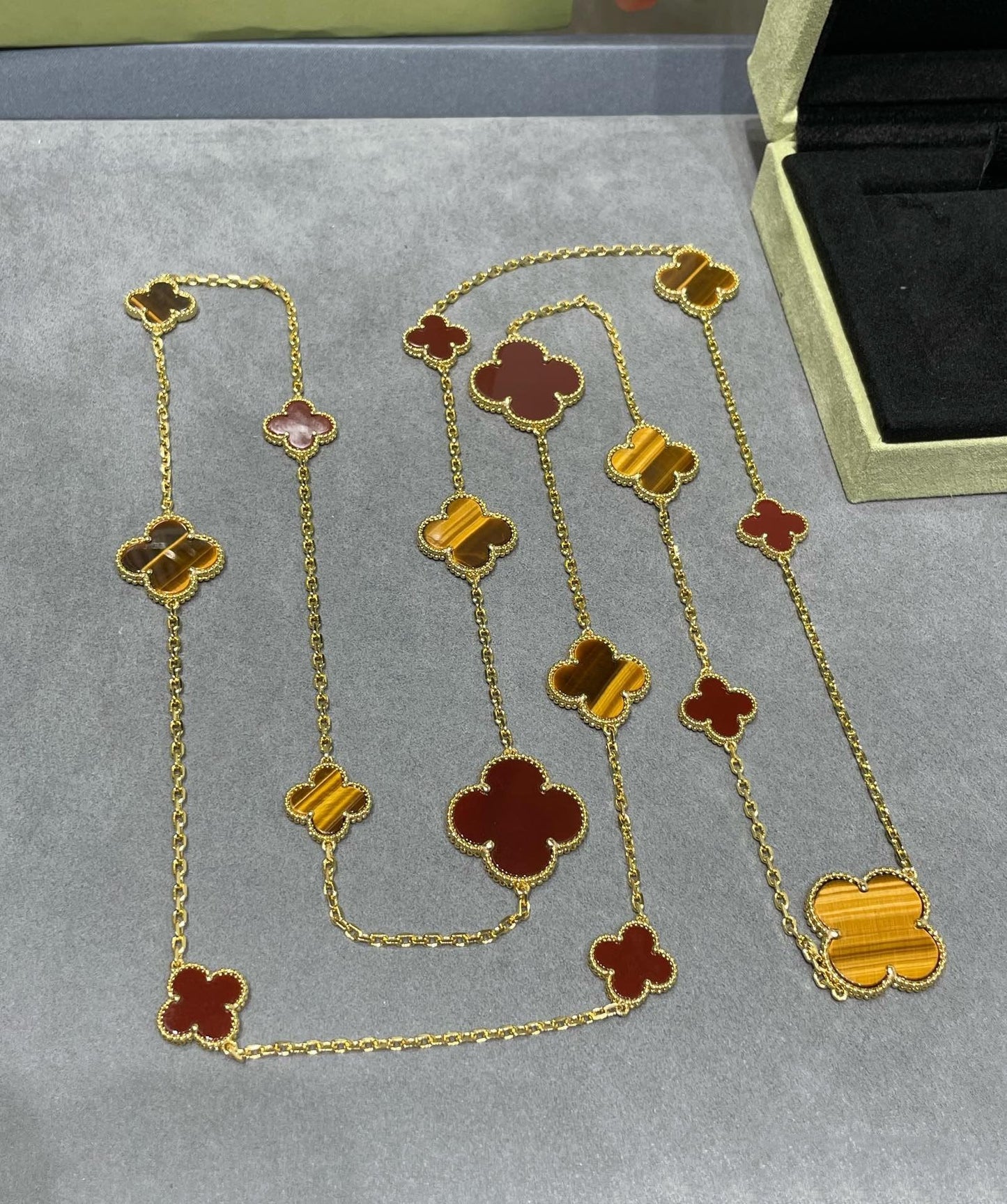 [：Polaidi Jewelry]CLOVER 16 MOTIF CARNELIAN TIGER EYE ROSE GOLD NECKLACE