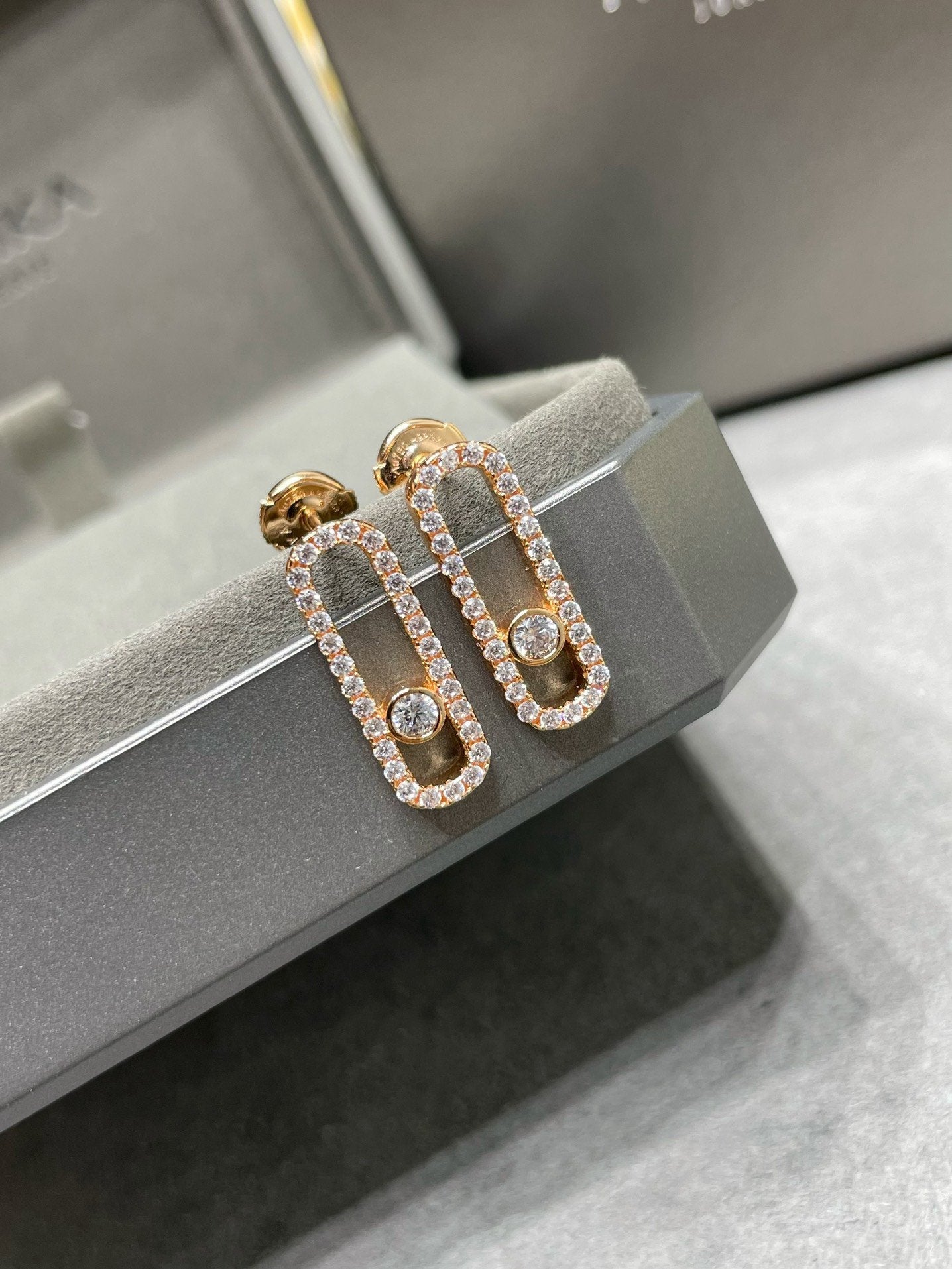 [Polaidi Jewelry]MOVE UNO STUD DIAMOND PAVED EARRINGS