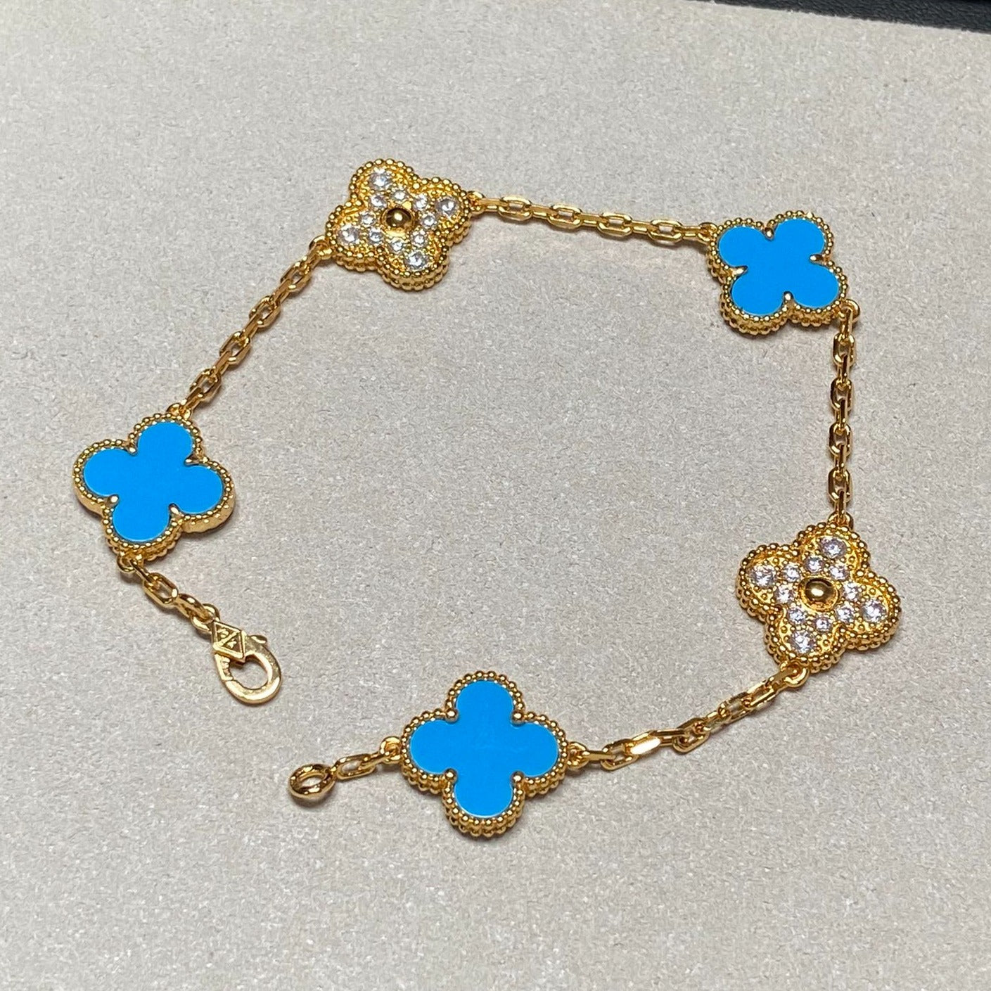 [：Polaidi Jewelry]クローバー 5モチーフ ブルーカルセドニー ダイヤモンド ゴールドブレスレット