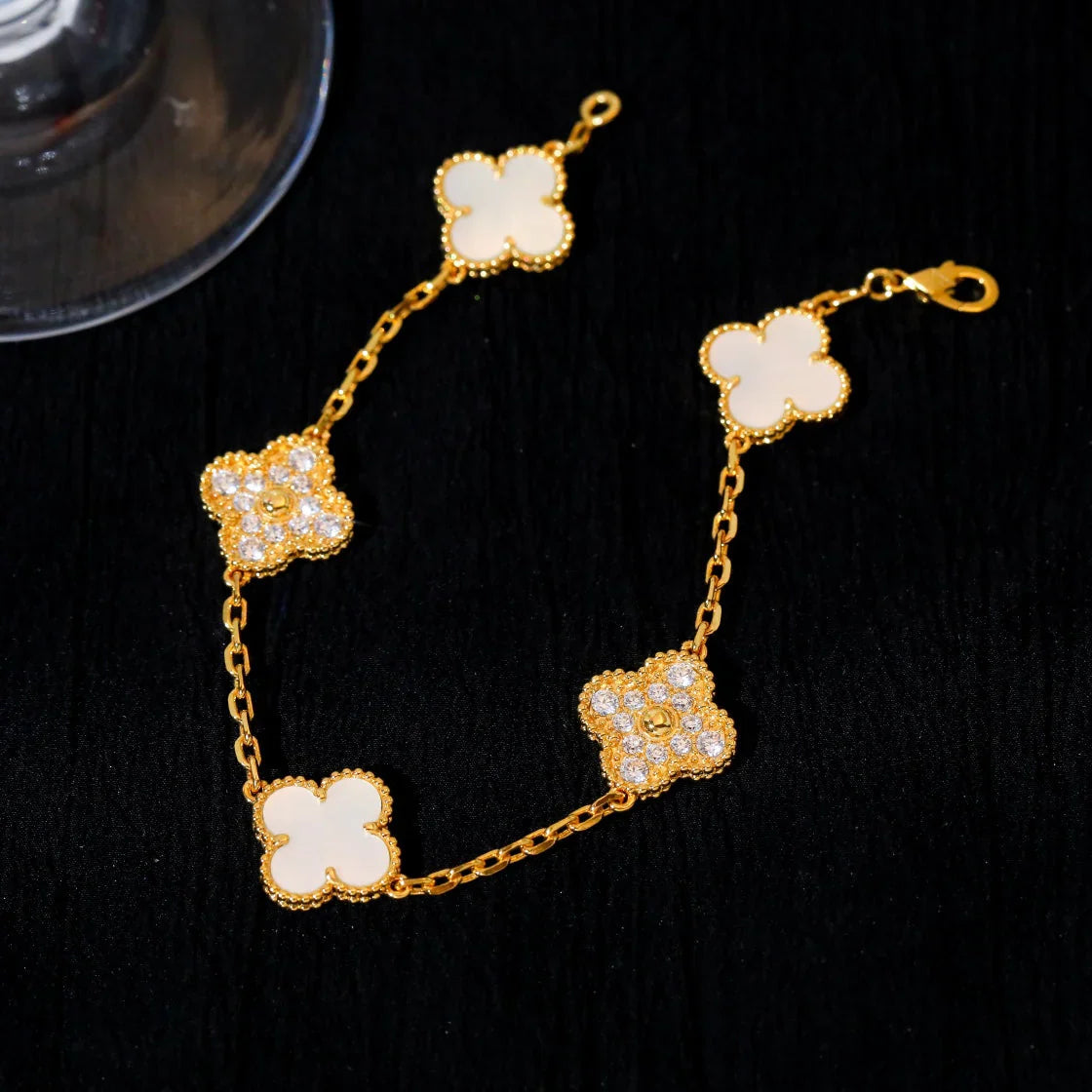 [Polaidi Jewelry]CLOVER WHITE PEARL MOP 5 MOTIF BRACELET COLLECTION