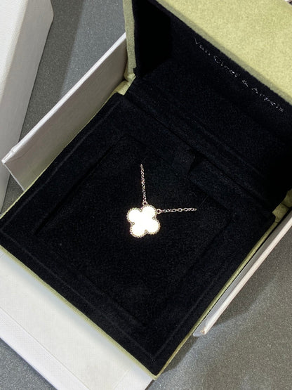 [Polaidi Jewelry]CLOVER MEDIUM SILVER WHITE MOP NECKLACE
