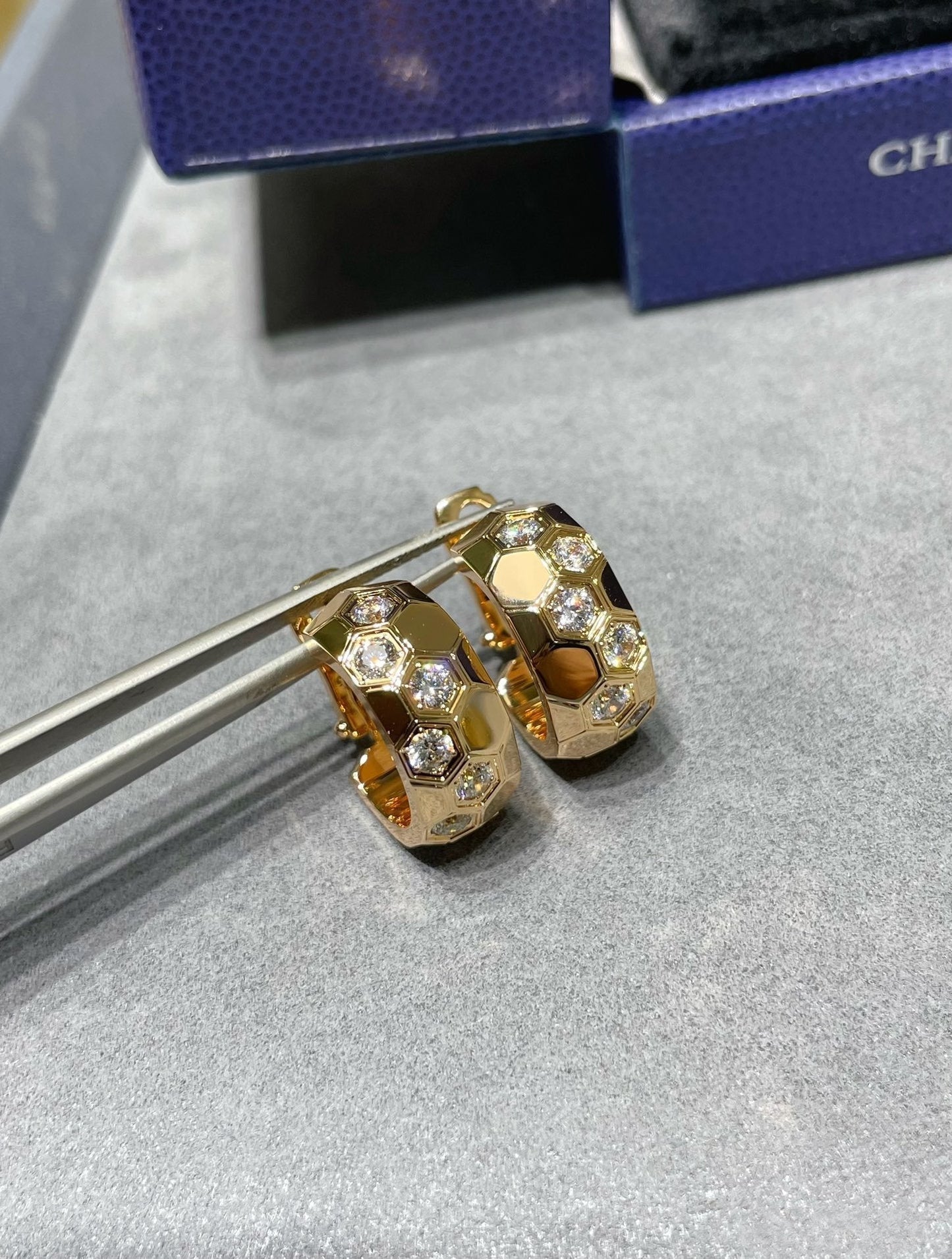 [Polaidi Jewelry]BEE LOVE DIAMOND HOOP EARRINGS