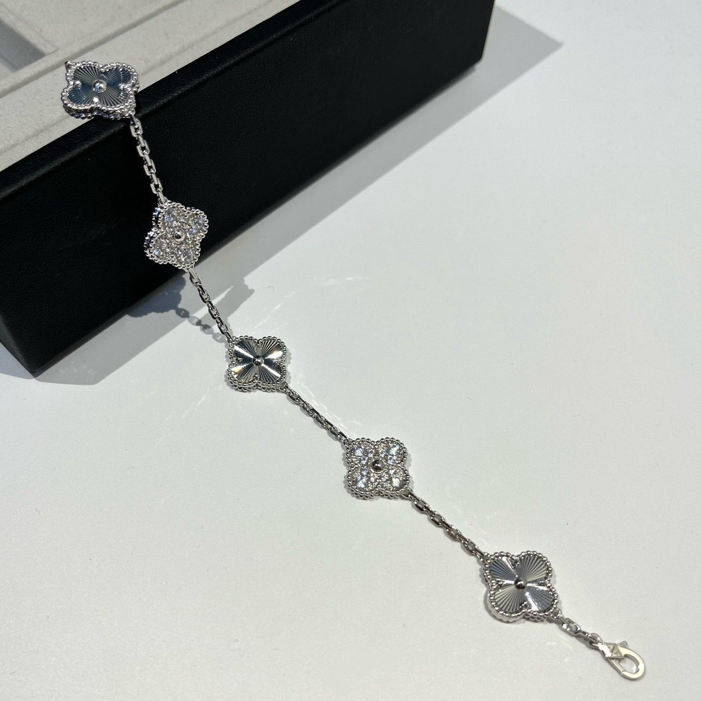 [：Polaidi Jewelry]CLOVER 5 MOTIF SILVER DIAMOND BRACELET