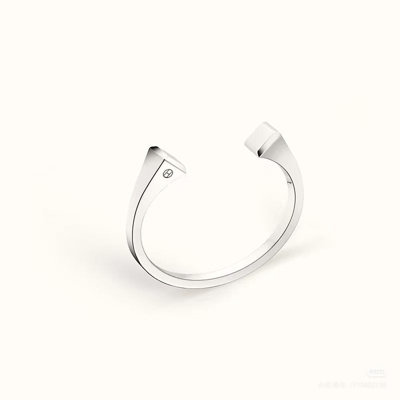 [Polaidi Jewelry]CLOU DE FORGE SQUARE CONE STUDS OPEN CUFF ONE SIZE