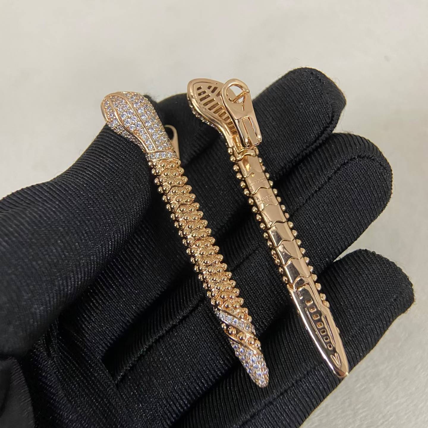 [Polaidi Jewelry]DIAMOND-SET DEW DROP SERPENT SERIES SNAKE CLIP EARRINGS