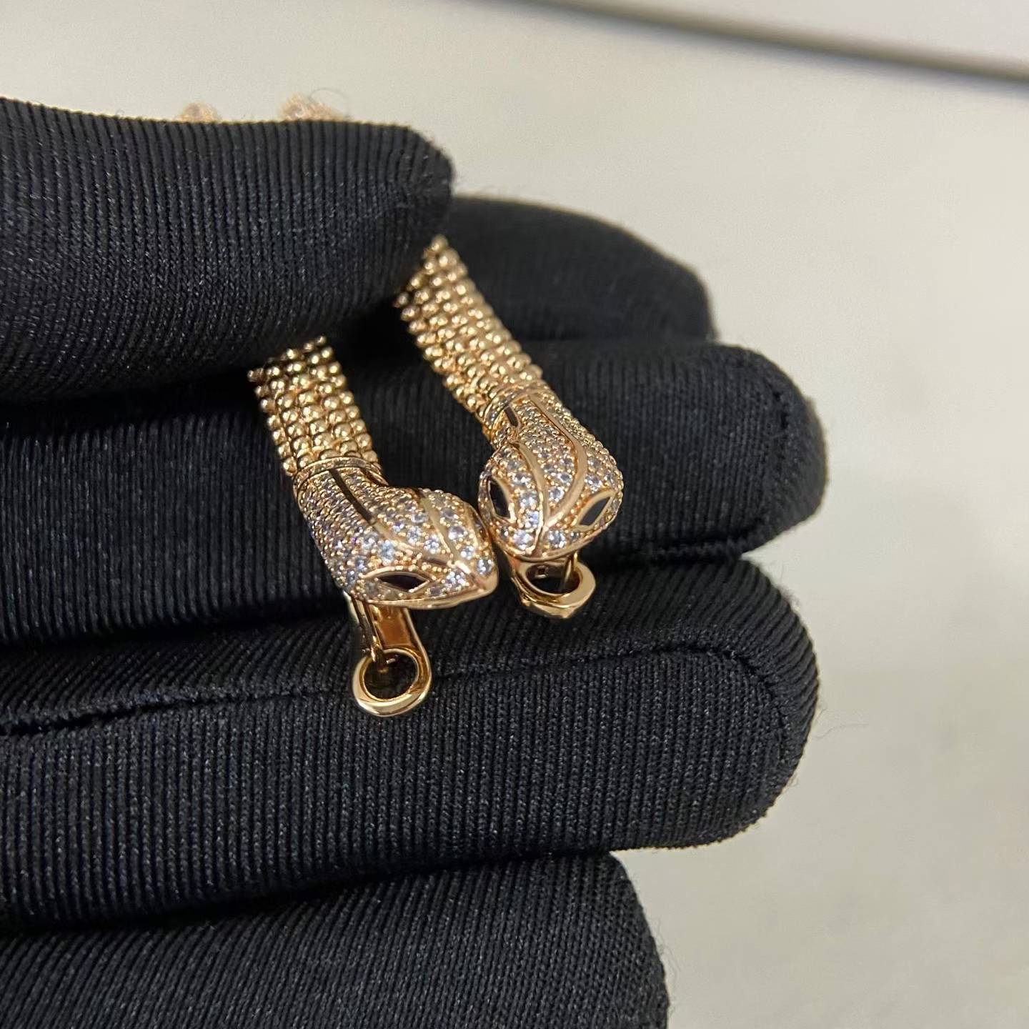 [Polaidi Jewelry]DIAMOND-SET DEW DROP SERPENT SERIES SNAKE CLIP EARRINGS