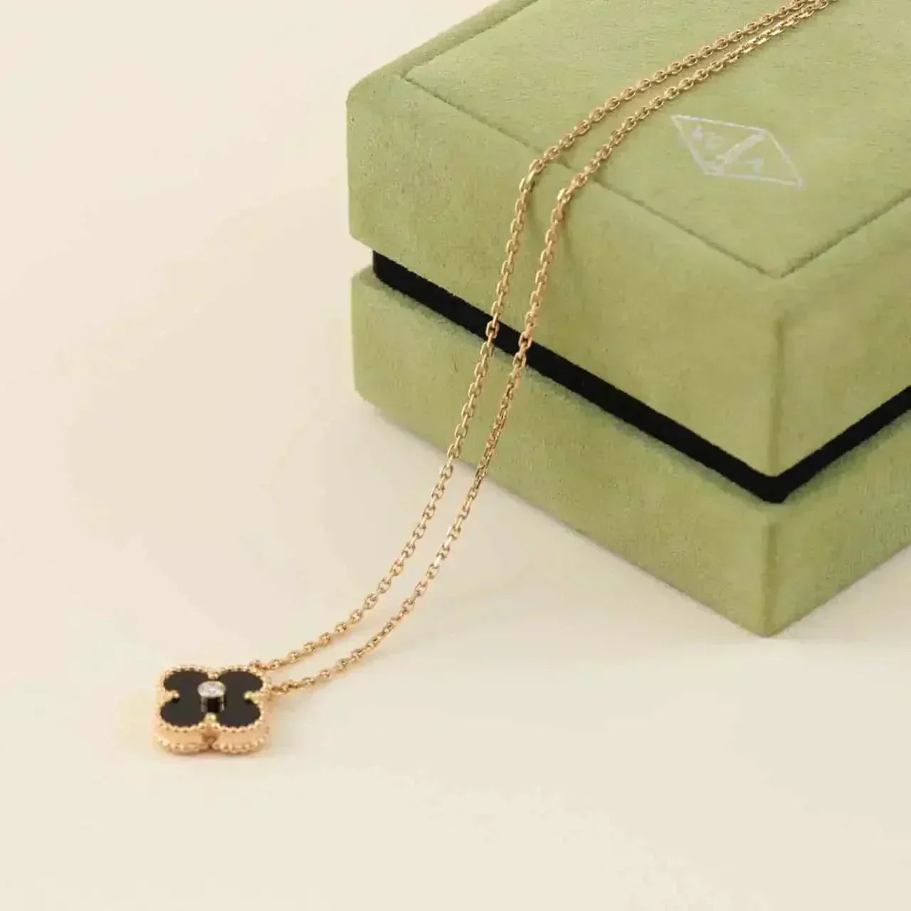 [：Polaidi Jewelry]CLOVER 15MM DIAMOND ONYX NECKLACE