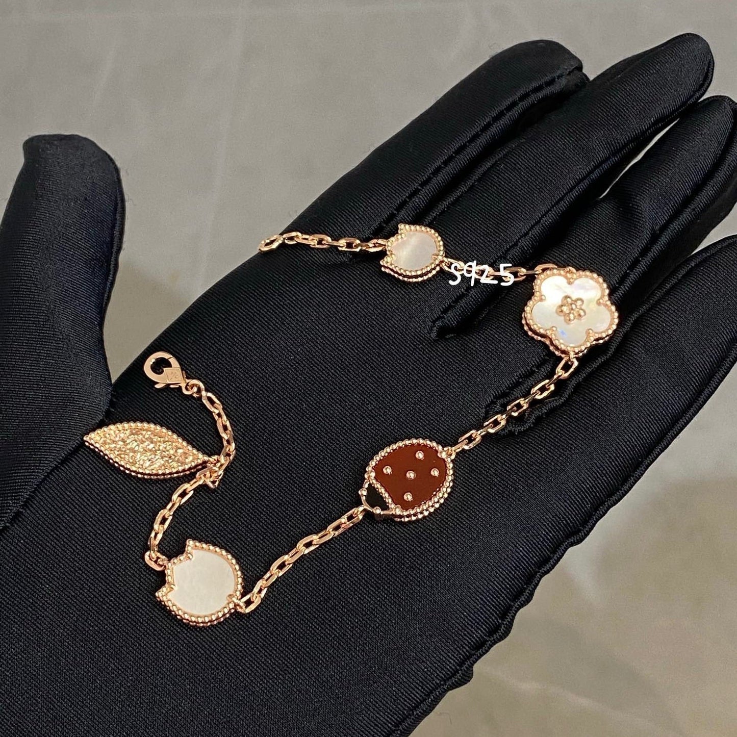 [：Polaidi Jewelry]ラッキー スプリング 5モチーフ ブレスレット