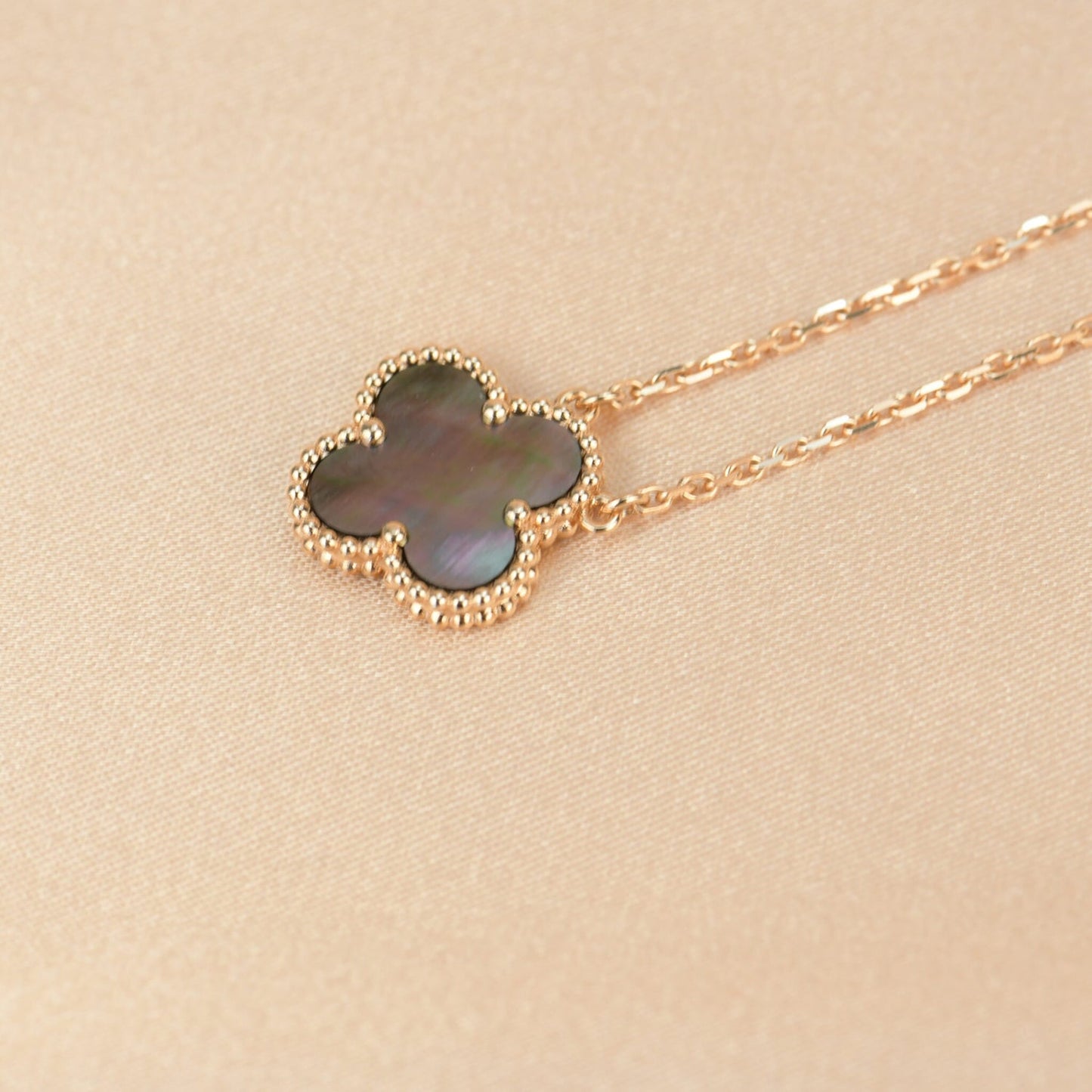 [Polaidi Jewelry]CLOVER 15MM  GRAY MOTHER OF PEARL NECKLACE