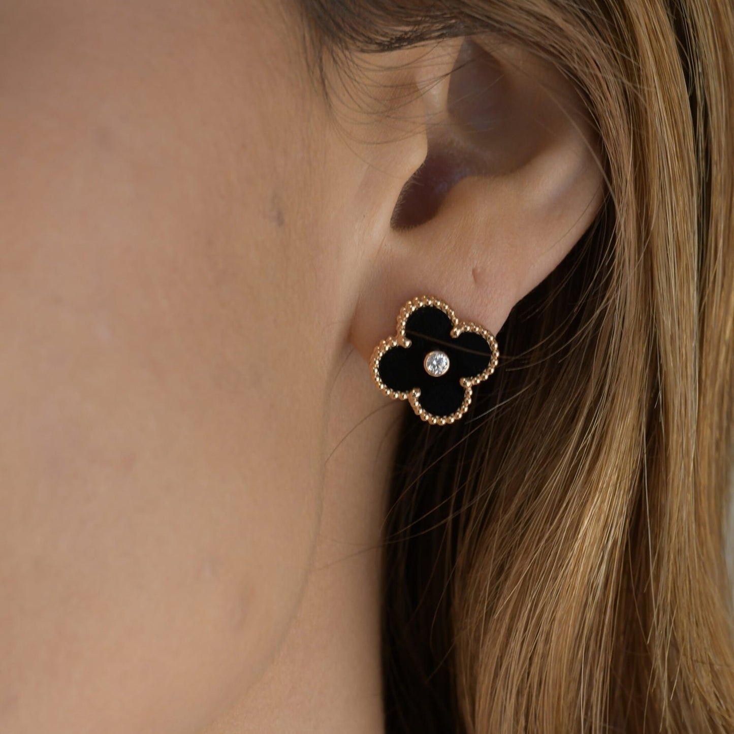 [Polaidi Jewelry]CLOVER MEDIUM 1 MOTIFS ONYX DIAMOND EARRINGS