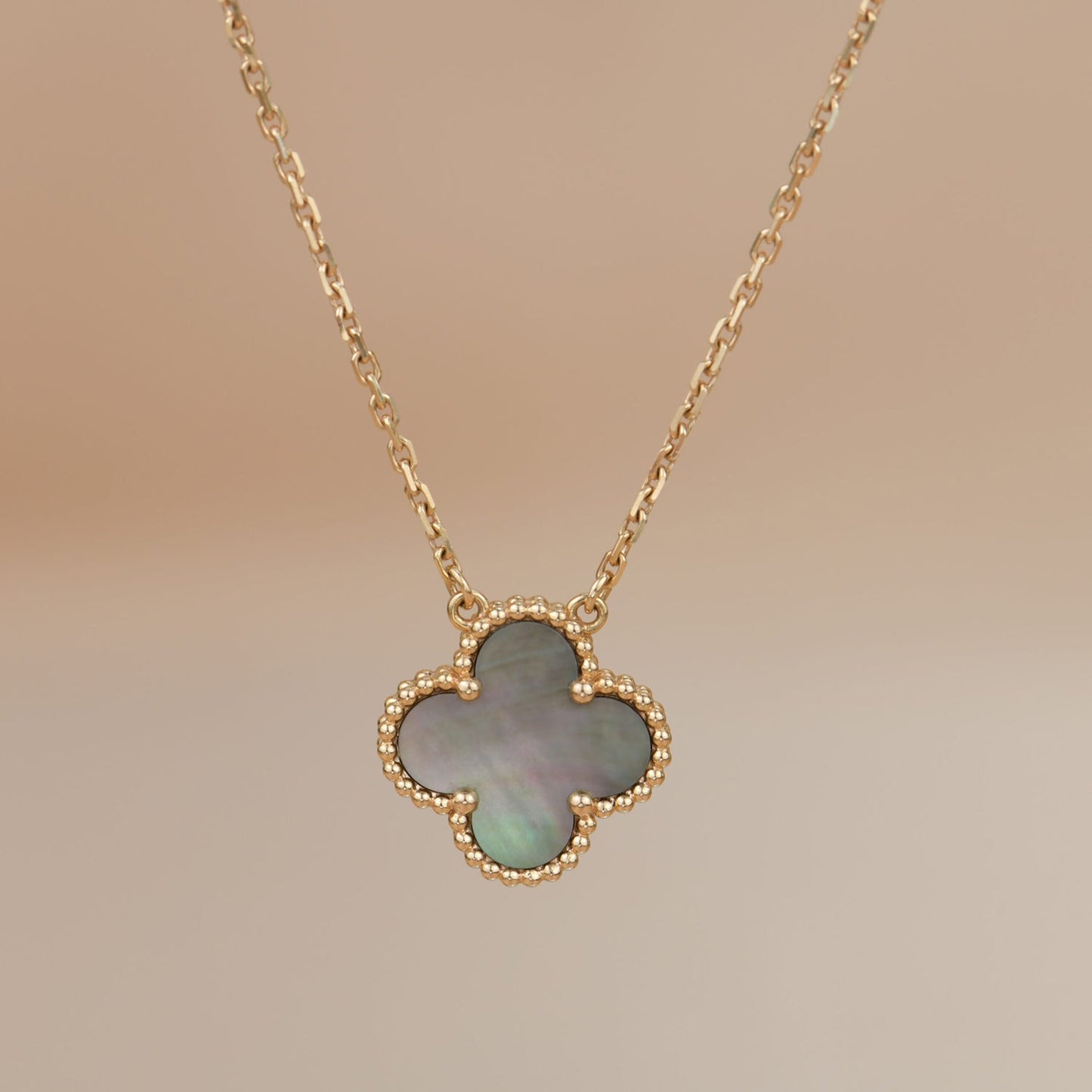 [：Polaidi Jewelry]CLOVER 15MM  GRAY MOTHER OF PEARL NECKLACE