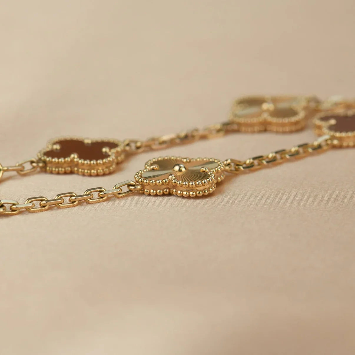 [Polaidi Jewelry] CLOVER 5 MOTIF RED CARNELIAN BRACELET COLLECTION