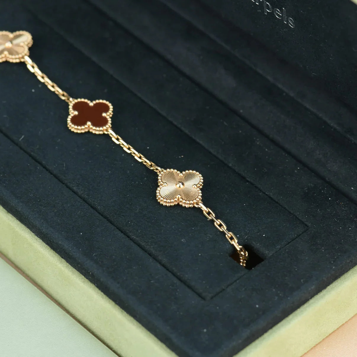 [Polaidi Jewelry] CLOVER 5 MOTIF RED CARNELIAN BRACELET COLLECTION