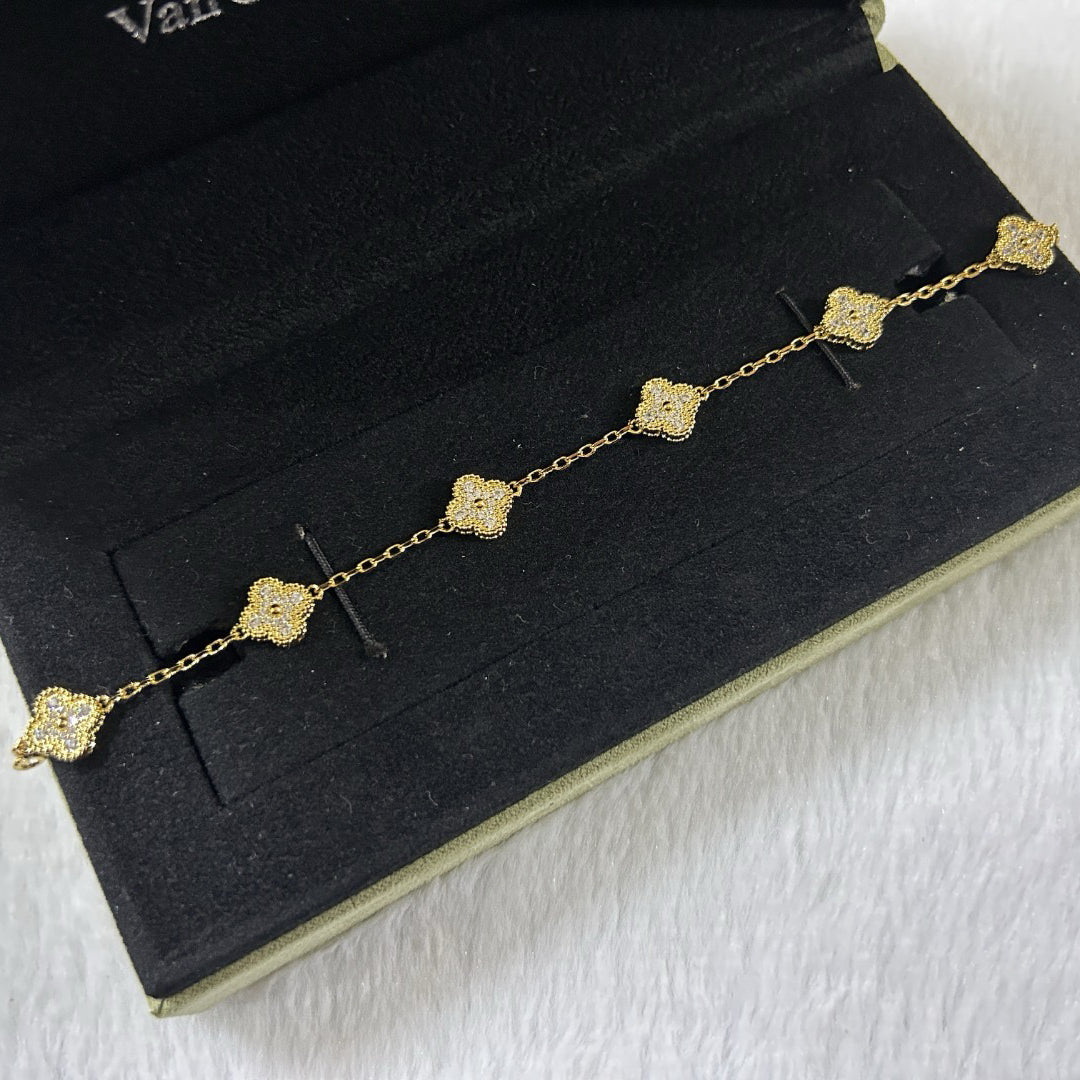 [Polaidi Jewelry]CLOVER 6 MOTIF DIAMOND BRACELET