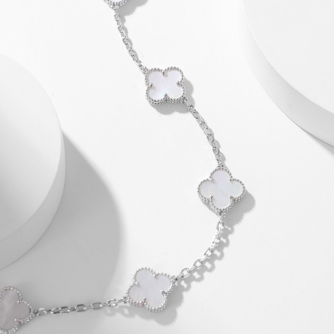 [Polaidi Jewelry]CLOVERS THE 10-MOTIFS WHITE MOTHER OF PEARL NECKLACE