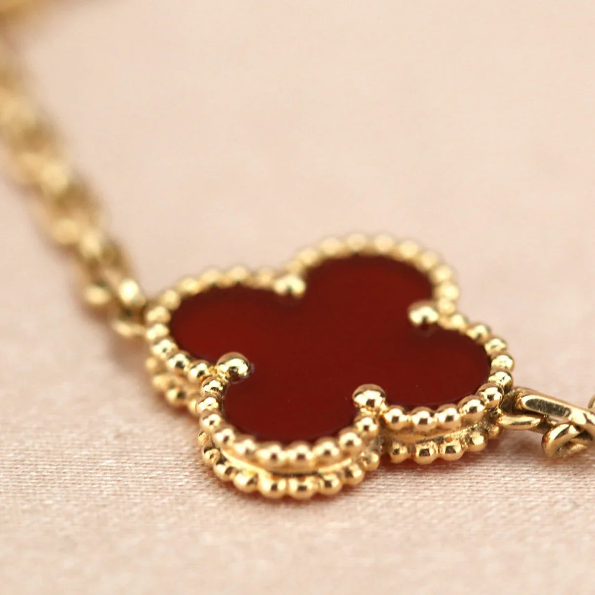 [Polaidi Jewelry] CLOVER 5 MOTIF RED CARNELIAN BRACELET COLLECTION