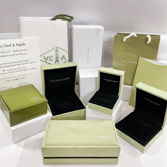 [POLAIDI] VA CLOVER BOX GIFT BAG