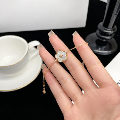 [：Polaidi Jewelry]LUCKY  WHITE MOP  PLUM BLOSSOM NECKLACE