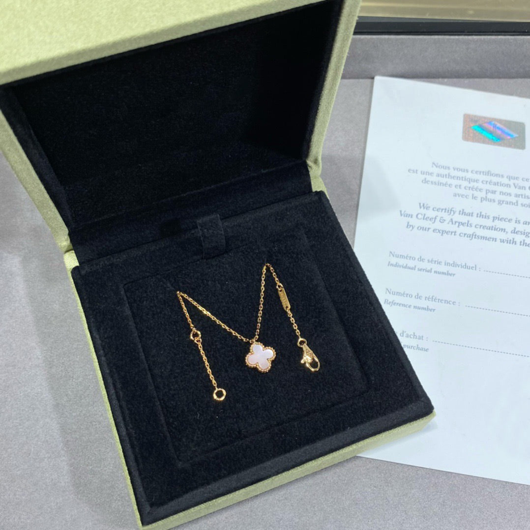 [Polaidi Jewelry]CLOVER 15MM PINK MOTHER-OF-PEARL SINGLE FLOWER NECKLACE