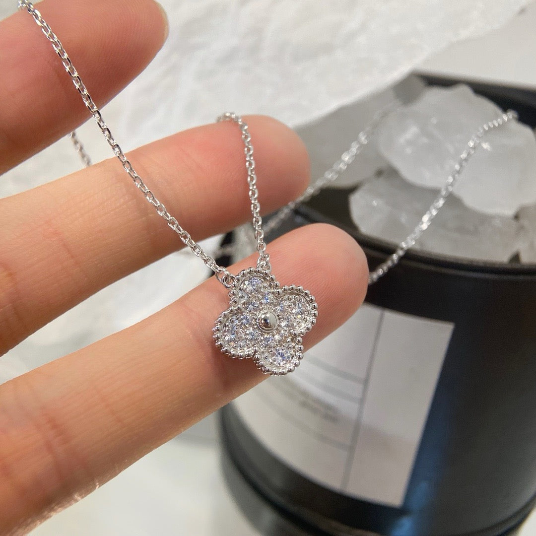 [Polaidi Jewelry]CLOVER 15MM DIAMOND SINGLE FLOWER NECKLACE
