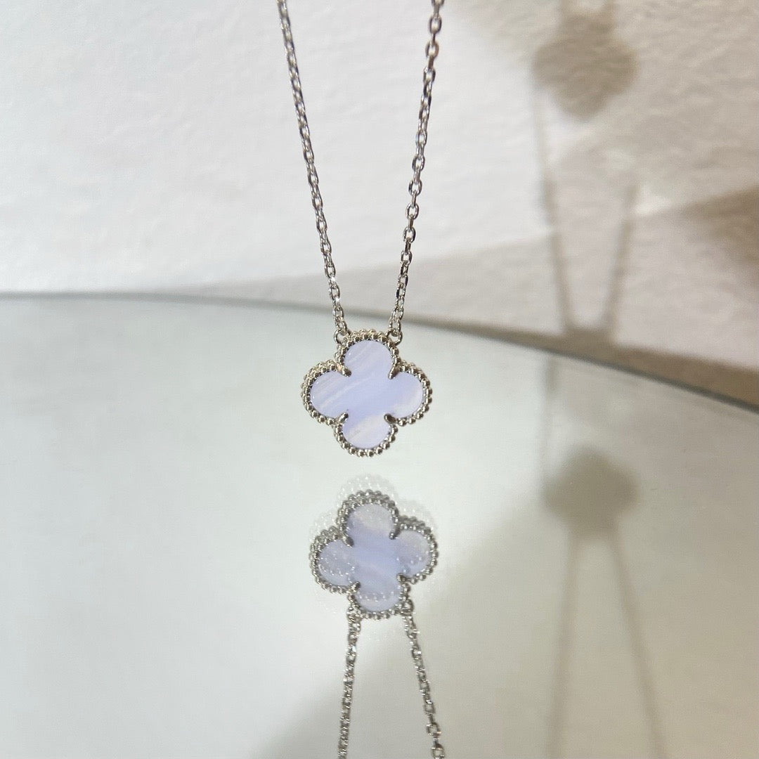 [：Polaidi Jewelry]CLOVER 15MM BLUE CHALCEDONY NECKLACE SILVER