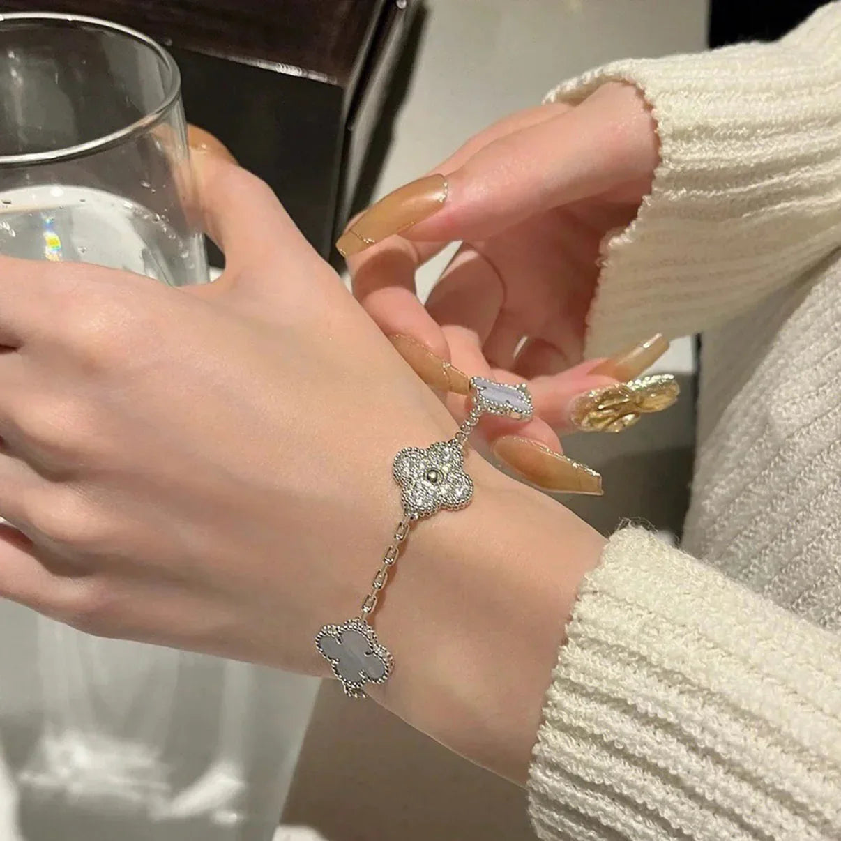 [Polaidi Jewelry] CLOVER 5 MOTIF PURPLE CHALCEDONY BRACELET COLLECTION