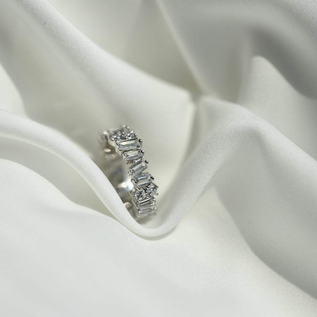 [Polaidi Jewelry]Delicate Multi Shape Tennis Ring
