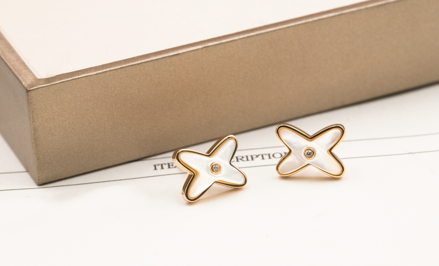 [：Polaidi Jewelry]JEUX DE WHITE MOP PINK GOLD DIAMOND EARRINGS