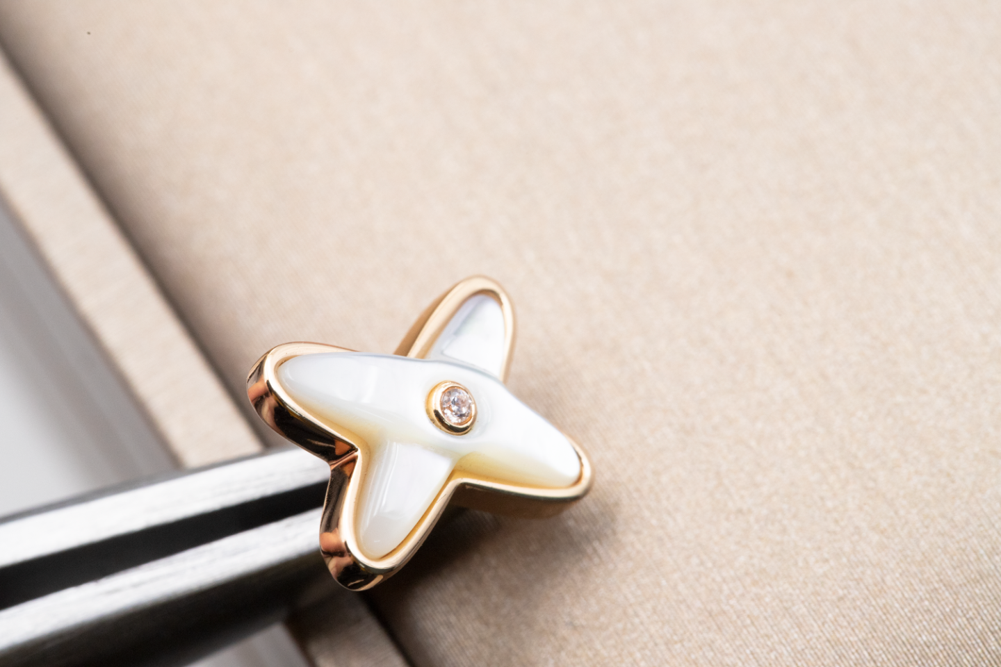 [Polaidi Jewelry]JEUX DE WHITE MOP ROSE GOLD DIAMOND EARRINGS