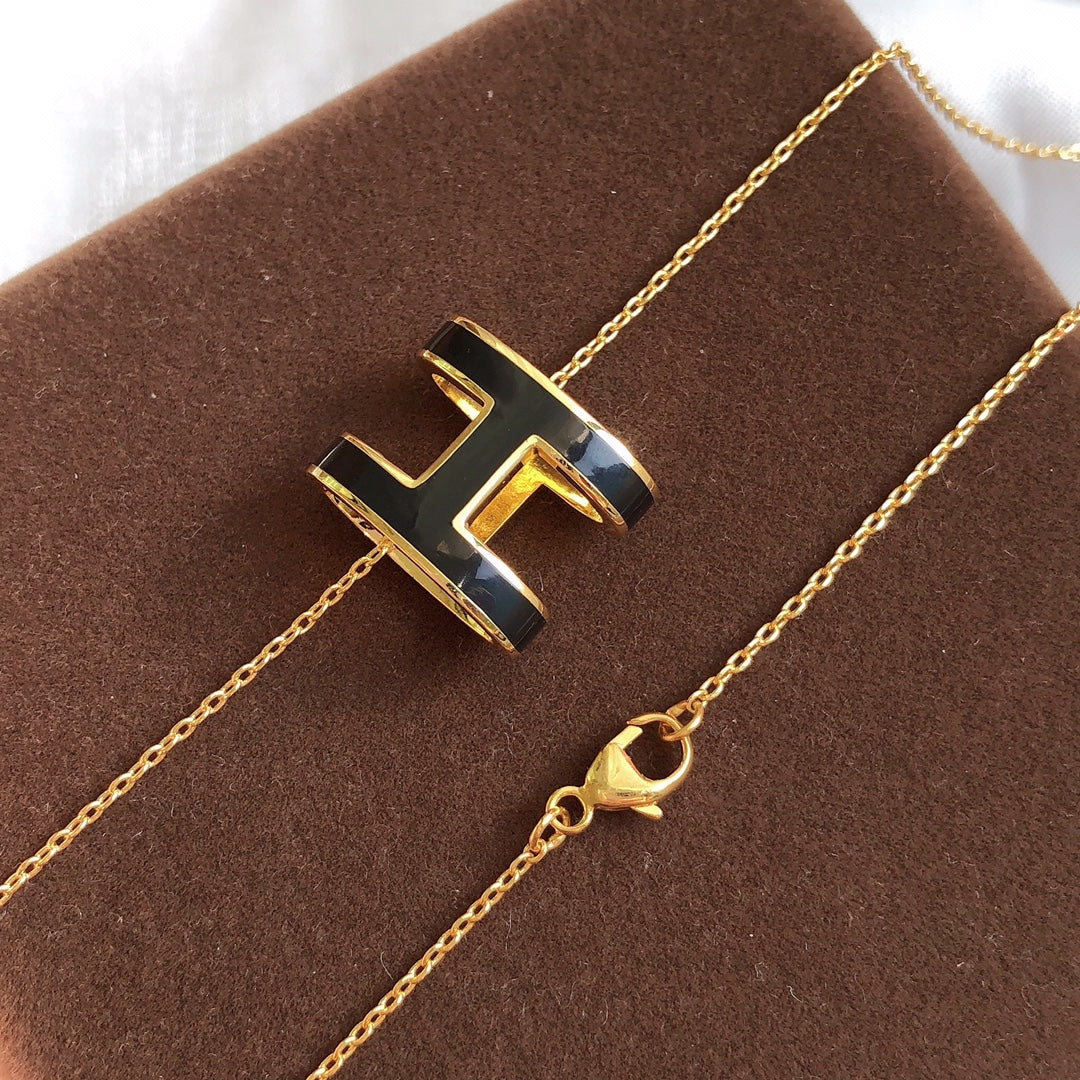 [Polaidi Jewelry]HM CLIC BLACK ENAMEL GOLD NECKLACE