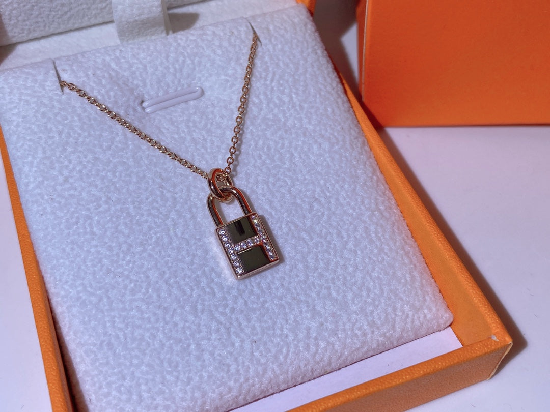 [：Polaidi Jewelry]HM ADVANCED NICHE LOCK HEAD NECKLACE DIAMONDS