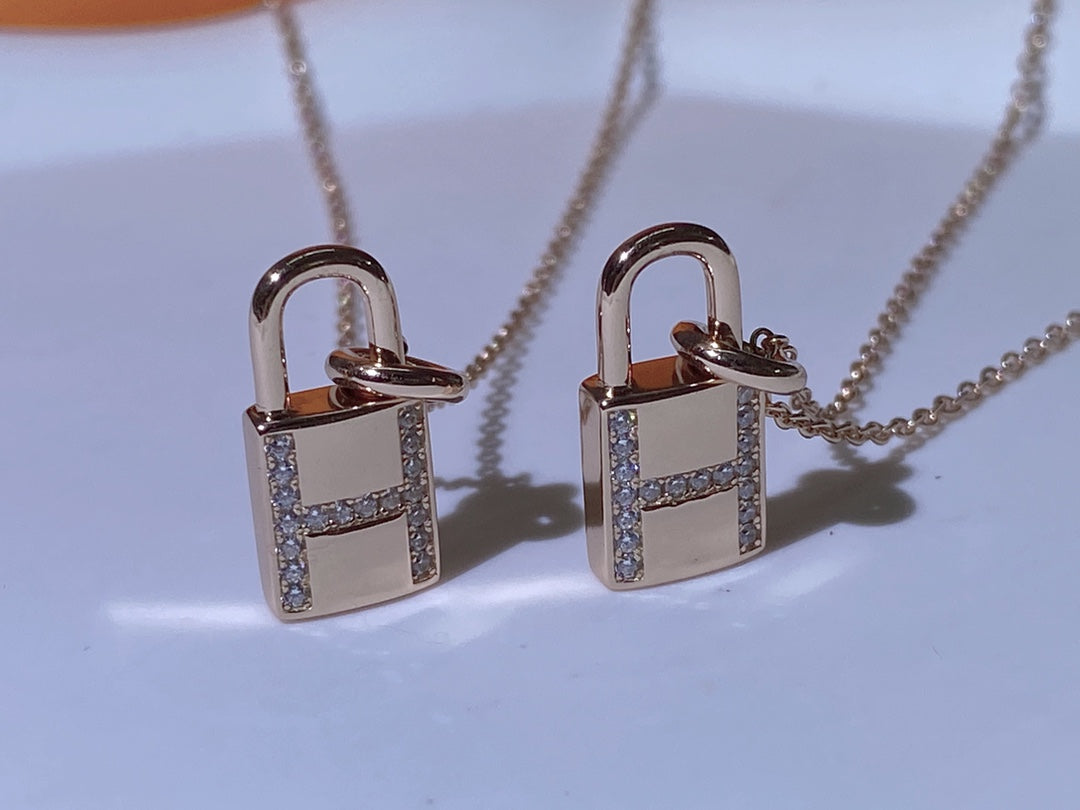 [Polaidi Jewelry]HM ADVANCED NICHE LOCK HEAD NECKLACE DIAMONDS
