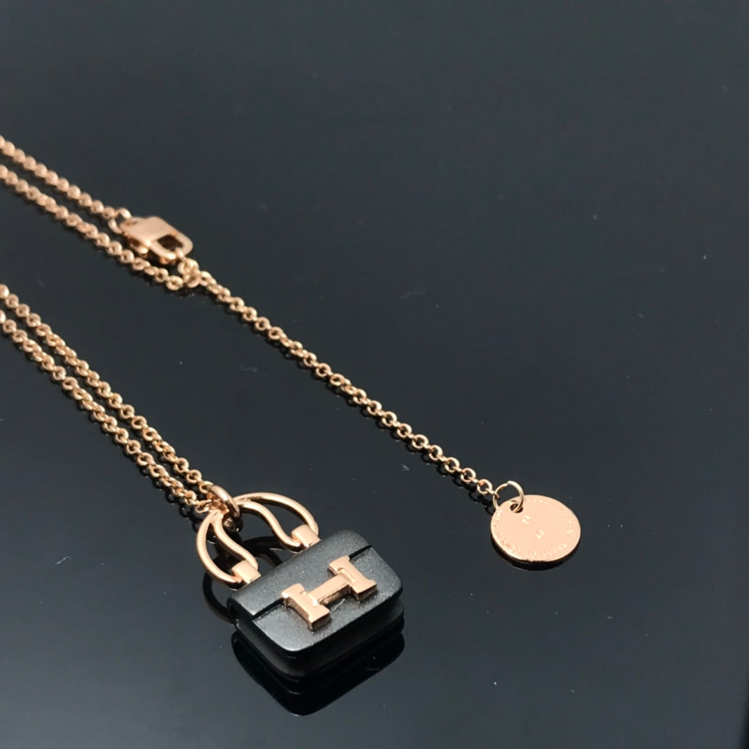 [Polaidi Jewelry]WOMEN'S HM AMULETTES CONSTANCE PENDANT NECKLACE