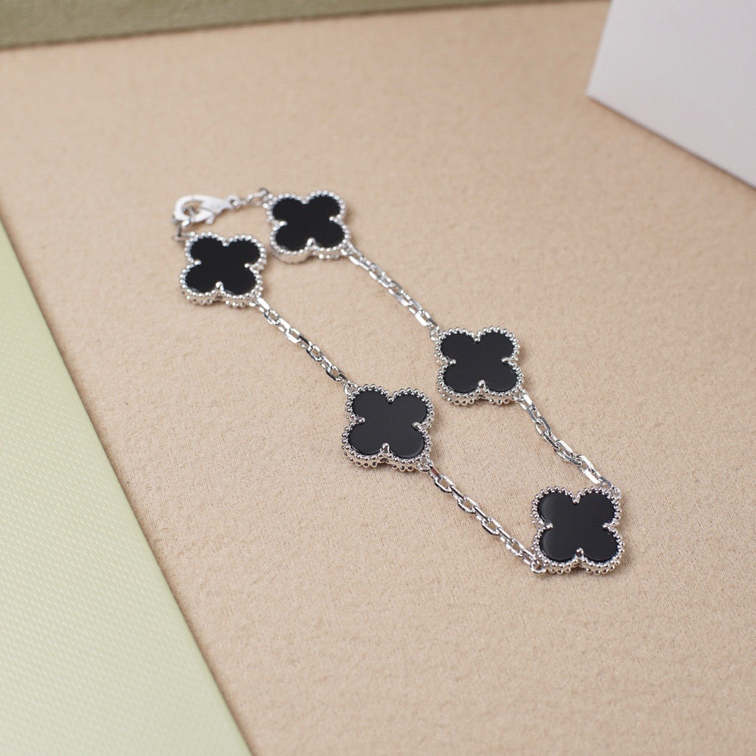 [Polaidi Jewelry] CLOVER 5 MOTIF ONYXS BRACELET COLLECTION
