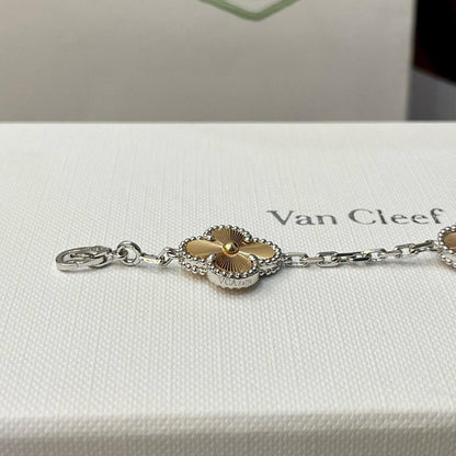 [：Polaidi Jewelry]CLOVER  5 MOTIFS  CHRISTMAS LIMITED EDITION BRACELET