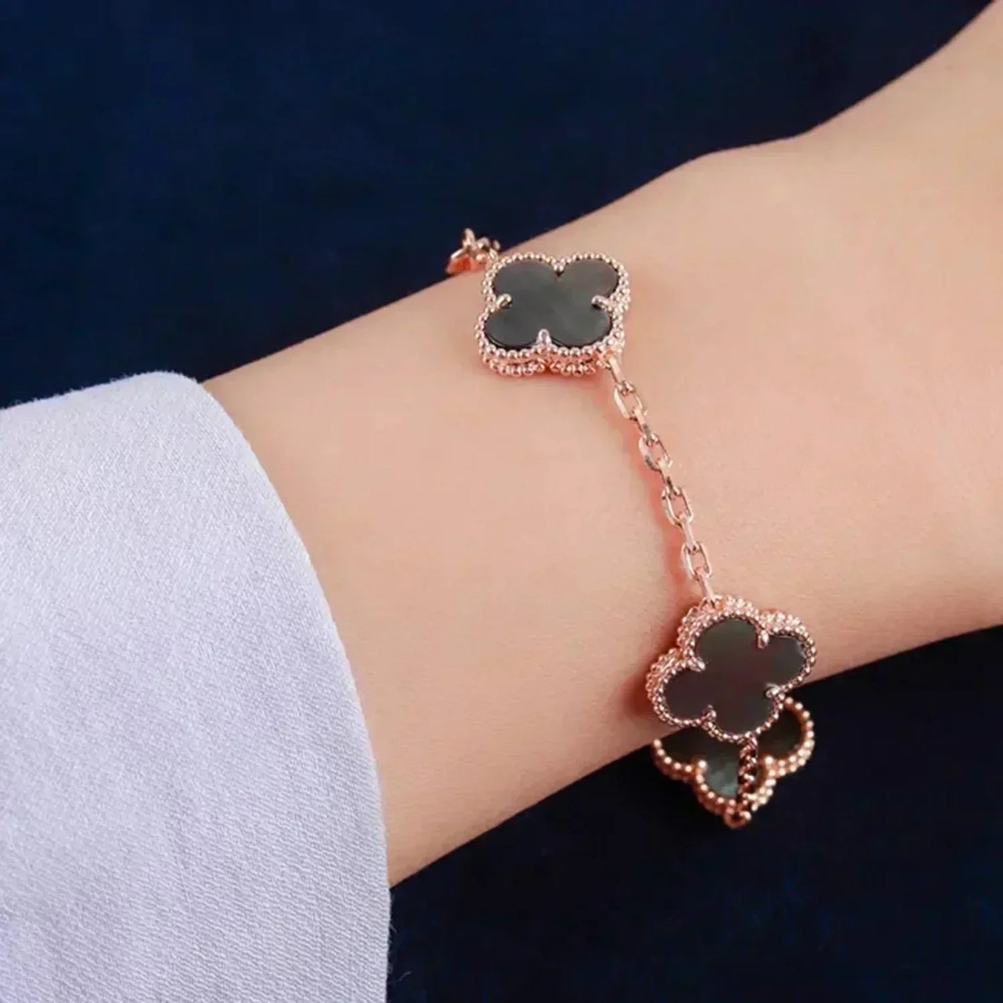 [：Polaidi Jewelry]クローバー 5モチーフ グレーマザーオブパールブレスレット