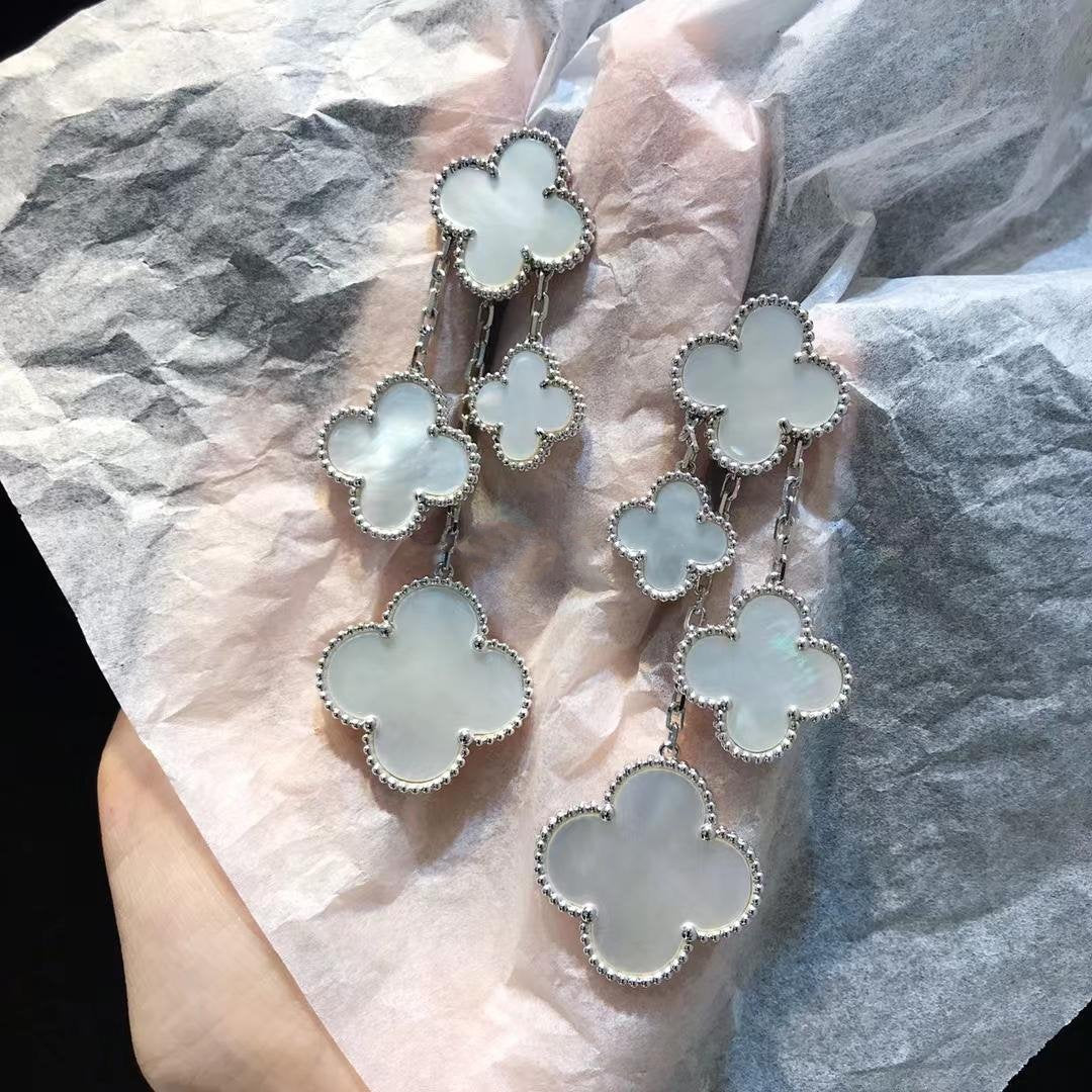 [：Polaidi Jewelry]クローバー イヤリング ホワイト マザーオブパール 4モチーフ シルバー