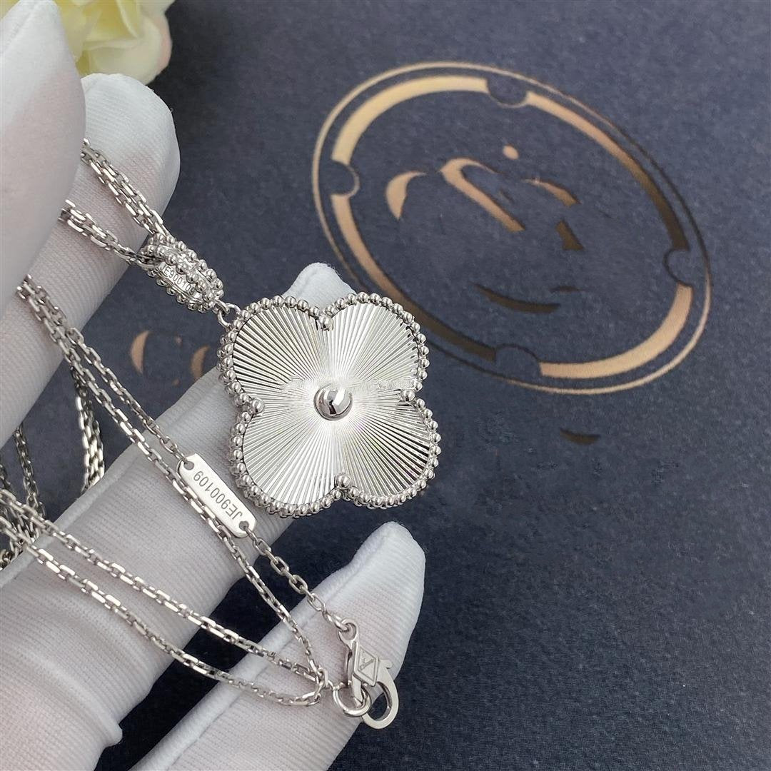 [：Polaidi Jewelry]CLOVER 25MM SILVER BIG CLOVER NECKLACE