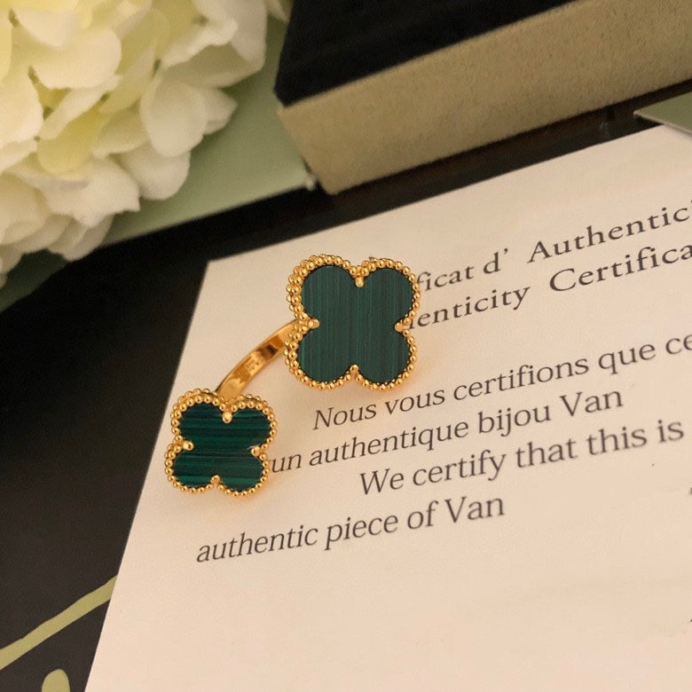 [Polaidi Jewelry]CLOVER BETWEEN THE FINGER RING