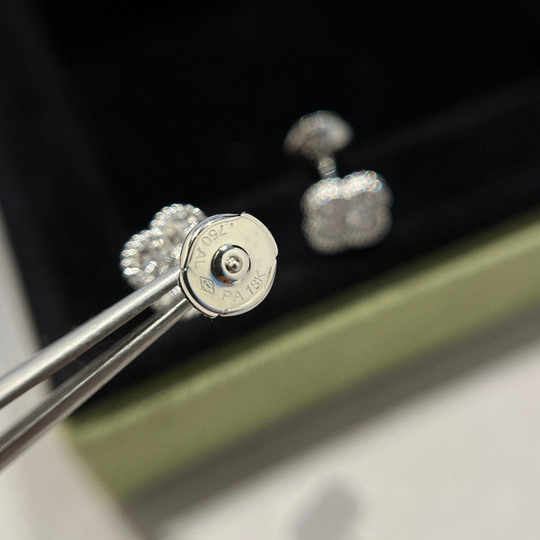 [Polaidi Jewelry]CLOVER MINI DIAMOND STUD EARRINGS