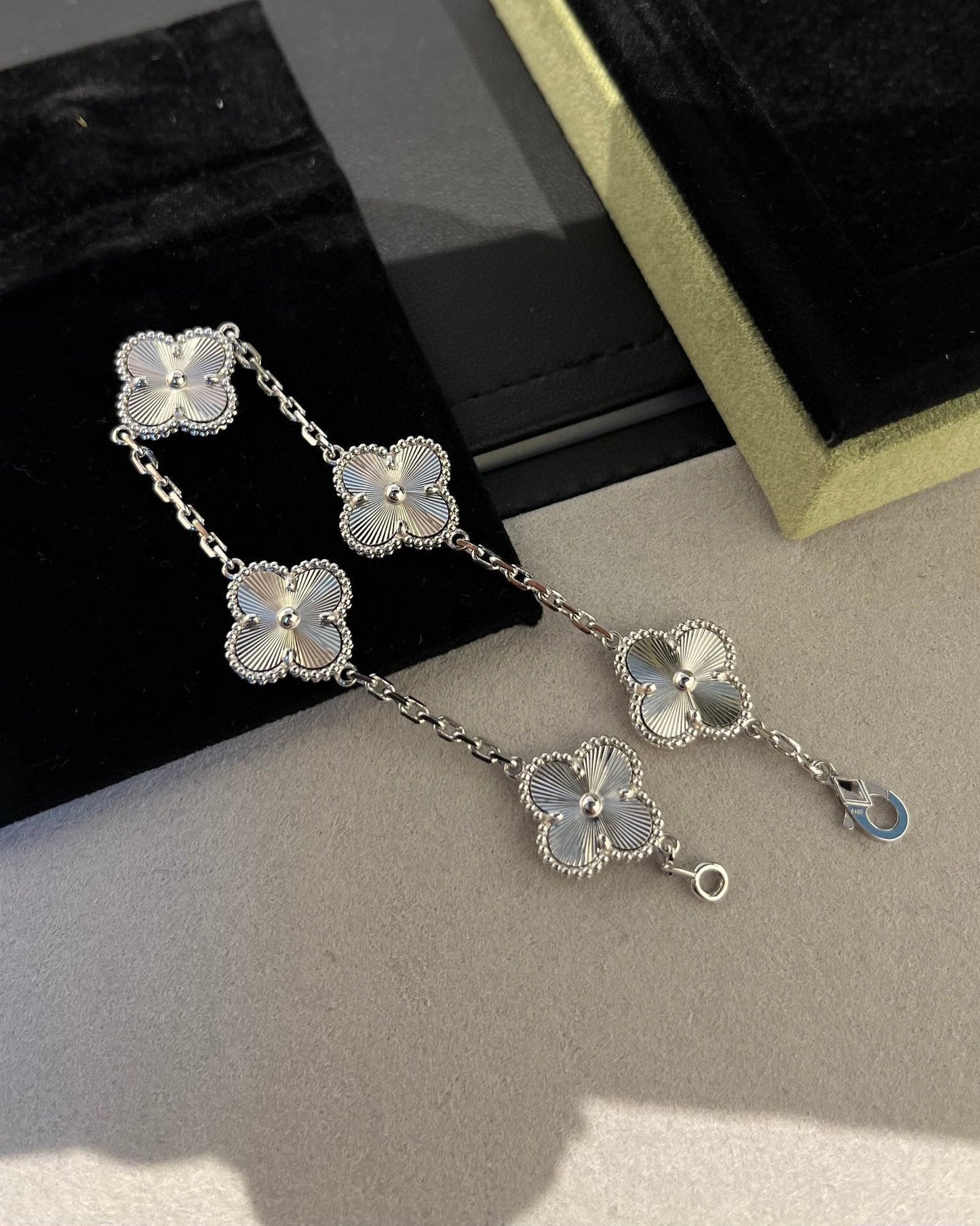 [：Polaidi Jewelry]クローバー シルバー 5モチーフ ブレスレット