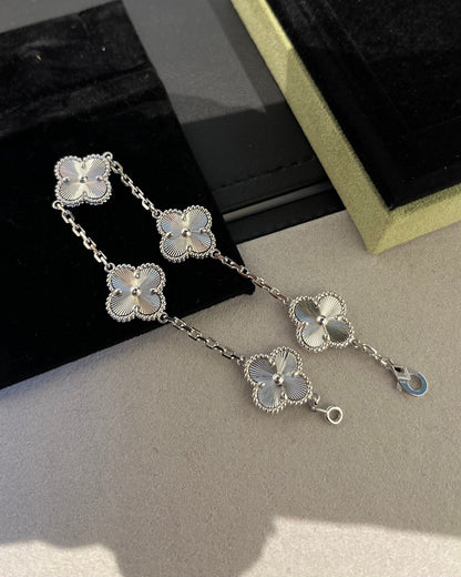 [：Polaidi Jewelry]クローバー シルバー 5モチーフ ブレスレット
